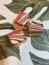 Load image into Gallery viewer, Freeze Dried Cheese Cake Bites